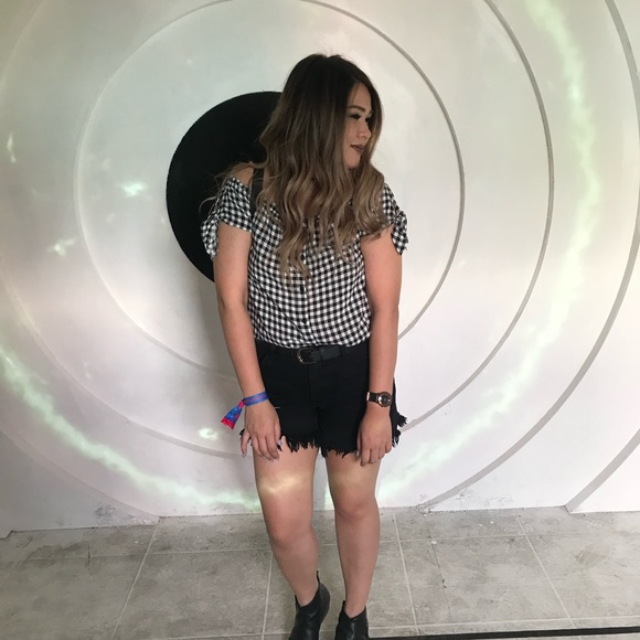 BE COOL Tops - Off the shoulder gingham top